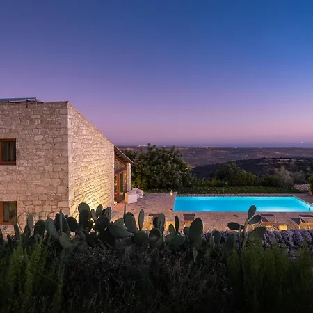 Gaudia Villa
