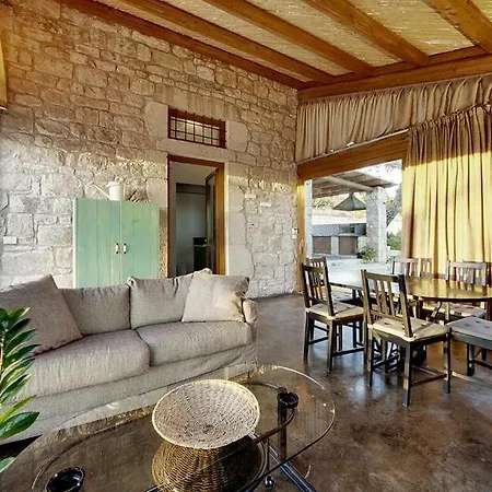 Gaudia Villa *